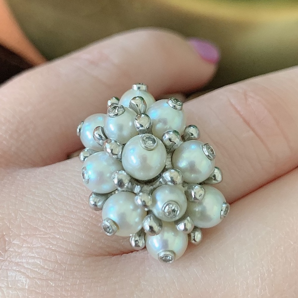 Real pearls ,with diamonds, white gold.!!